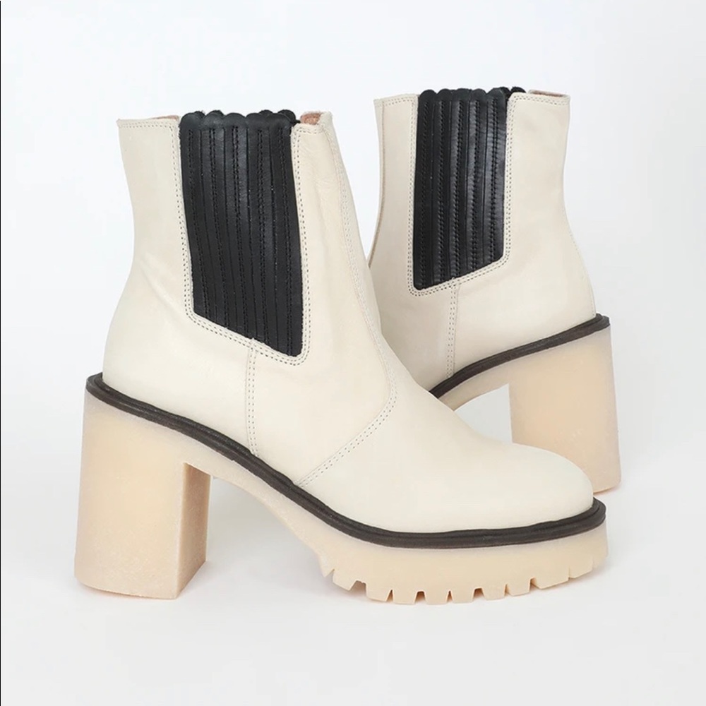 ⛔️SOLD⛔️Free People James Chelsea Boot - Picture 1 of 10